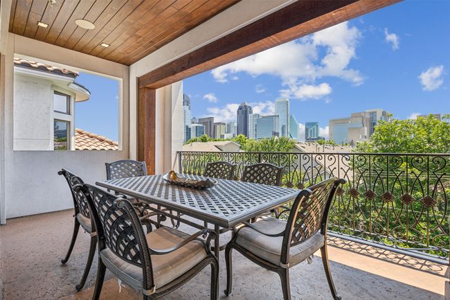 2210 Boll St, House other with 3 bedrooms, 5 bathrooms and null parking in Dallas TX | Image 27