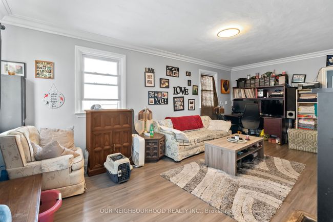 763 Maryland Ave, Home with 5 bedrooms, 2 bathrooms and 4 parking in Peterborough ON | Image 5