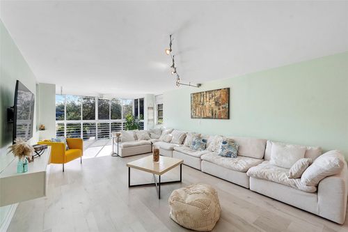 4261 W Palm Aire Drive, Pompano Beach, FL, 33069 | Card Image