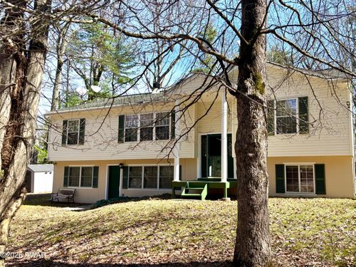 104 Hedge Dr, Dingmans Ferry, PA, 18328-4010 | Card Image