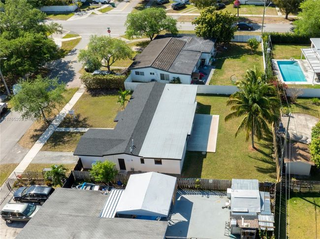 19920 Holiday Rd, House other with 3 bedrooms, 2 bathrooms and null parking in Cutler Bay FL | Image 41