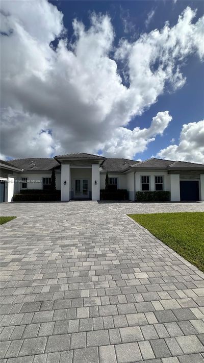 2010 Meadows Dr, House other with 5 bedrooms, 5 bathrooms and null parking in Davie FL | Image 2