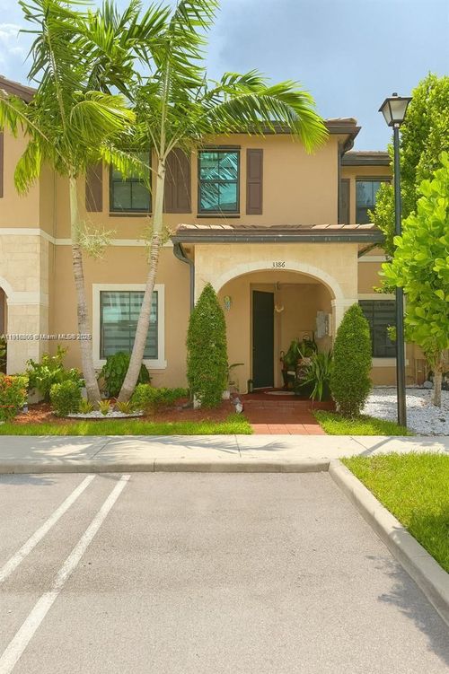 3386-3386 W 106th Ter, Hialeah, FL, 33018-4621 | Card Image