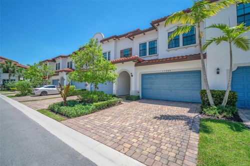 11568 Sw 13th Ln, Pembroke Pines, FL, 33025-4823 | Card Image