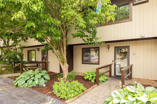 1004 Chelsea Cv S, Hopewell Junction, NY, 12533-6909 | Card Image