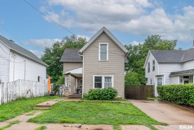 1441 W 12 Th Street, House other with 2 bedrooms, 1 bathrooms and null parking in Davenport IA | Image 1