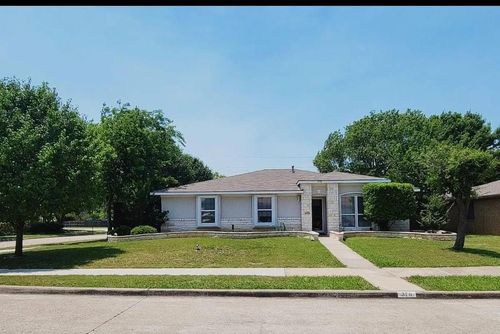 370 Yorkshire Terrace, Lewisville, TX, 75067 | Card Image