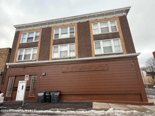42 W Blaine St, McAdoo, PA, 18237-1534 | Card Image