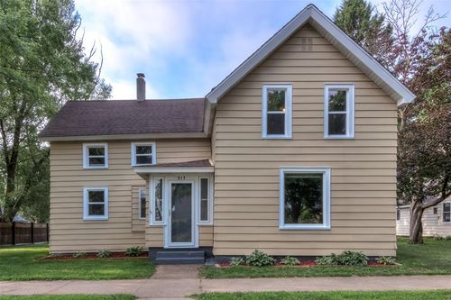 317 Stanley St, CHIPPEWA FALLS, WI, 54729-1725 | Card Image