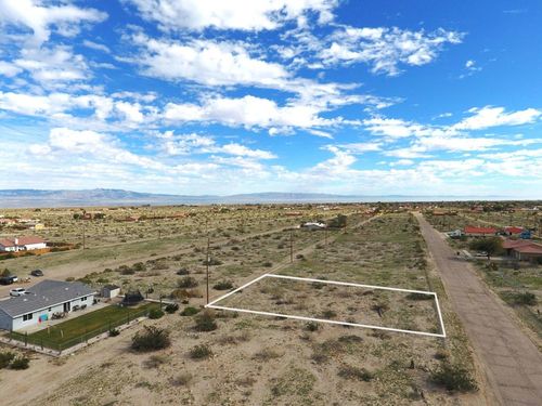 1572 Arctic Ave, Thermal, CA, 92274-8526 | Card Image