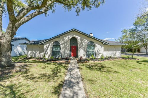 2011 N Palm Ct, Pasadena, TX, 77502-5540 | Card Image