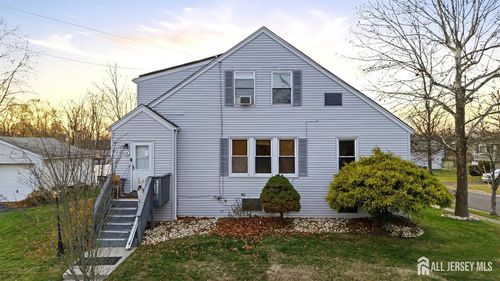 58 Brotherhood St, Piscataway, NJ, 08854-5426 | Card Image