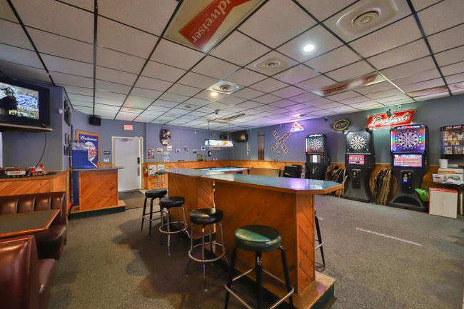 Main Level Bar area | Image 8