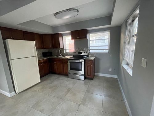 3-3361 Ne 16th Ave, Oakland Park, FL, 33334-5311 | Card Image