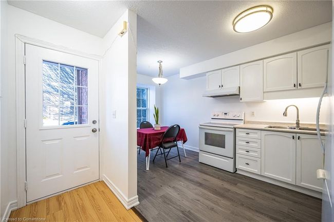 608 Brandenburg Blvd, House other with 3 bedrooms, 2 bathrooms and 2 parking in Waterloo ON | Image 7