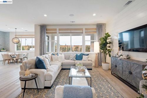 1276 Parkcrest Circle, Manteca, CA, 95336 | Card Image