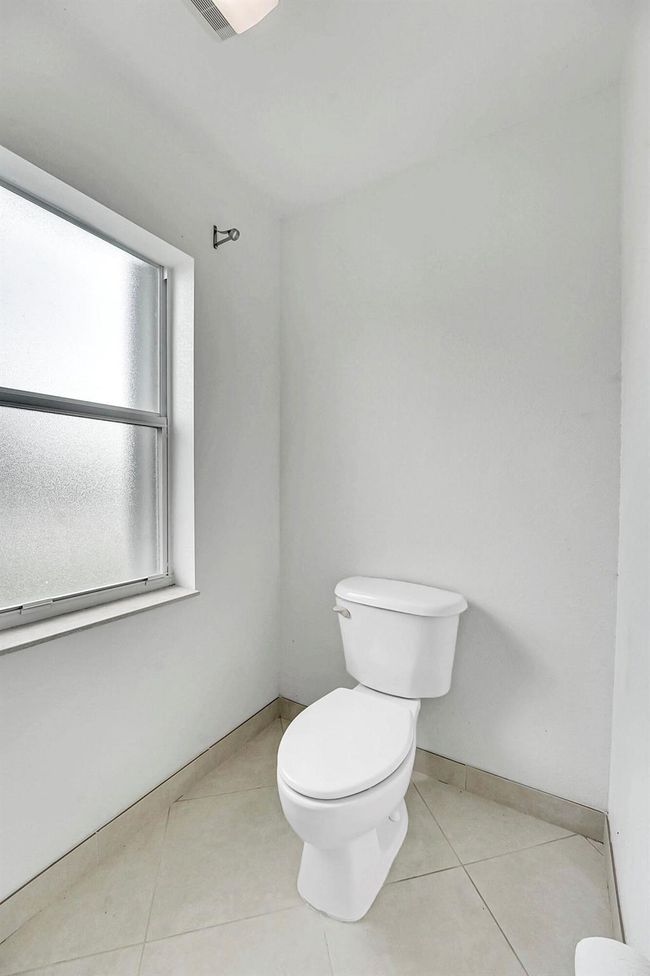 3601 Sw Europe Street, House other with 5 bedrooms, 3 bathrooms and null parking in Port St Lucie FL | Image 21