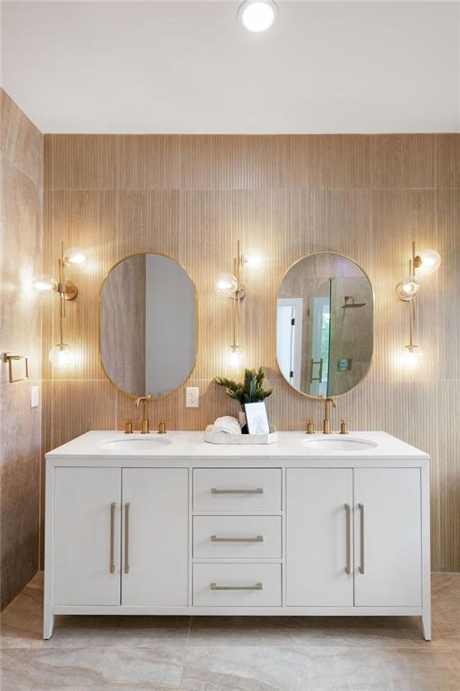 One more look at this Bathroom | Image 28