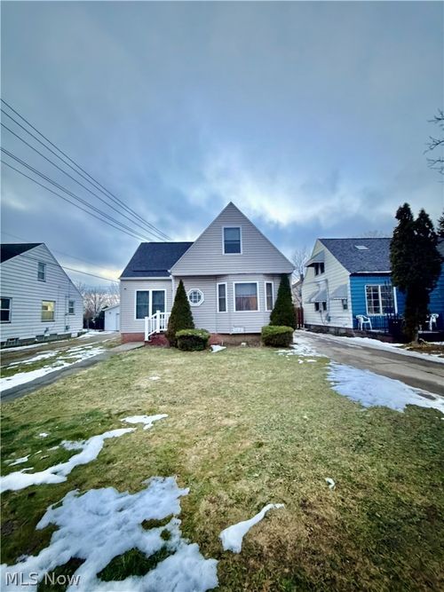 5212 E 105th St, Garfield Heights, OH, 44125-2602 | Card Image