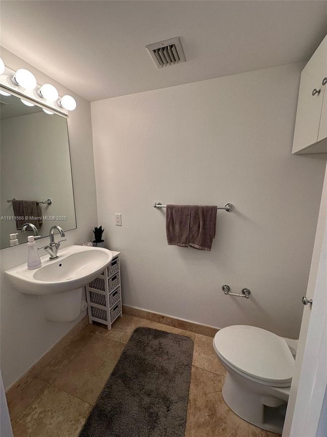 APT-1806 - 41 Se 5 Th St, Condo with 1 bedrooms, 2 bathrooms and null parking in Miami FL | Image 14