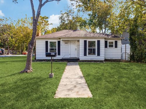 8822 San Benito Way, Dallas, TX, 75218-4249 | Card Image