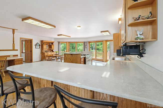Kitchen Counter Seating | Image 12