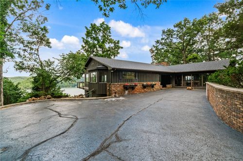 409 Hillcrest Rd, Eureka Springs, AR, 72631-9083 | Card Image