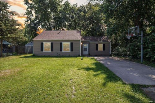 55310 Moss Rd, South Bend, IN, 46628-5202 | Card Image