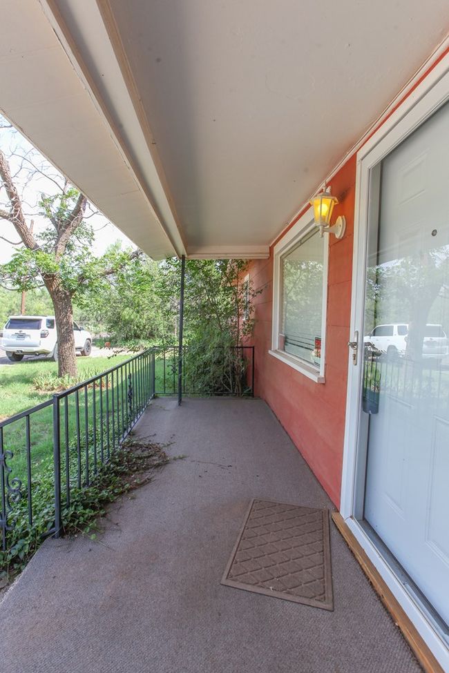 2004 State St, House other with 2 bedrooms, 1 bathrooms and 1 parking in Big Spring TX | Image 5