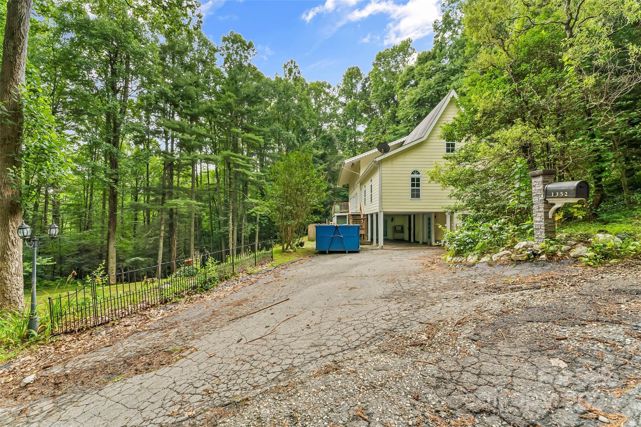 Swiss Pine Lake Dr, Spruce Pine, NC 28777