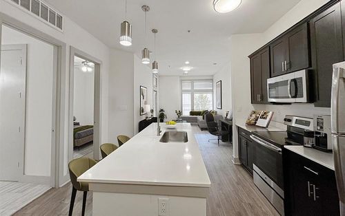 06-2727 Brazos St, Houston, TX, 77006-2268 | Card Image