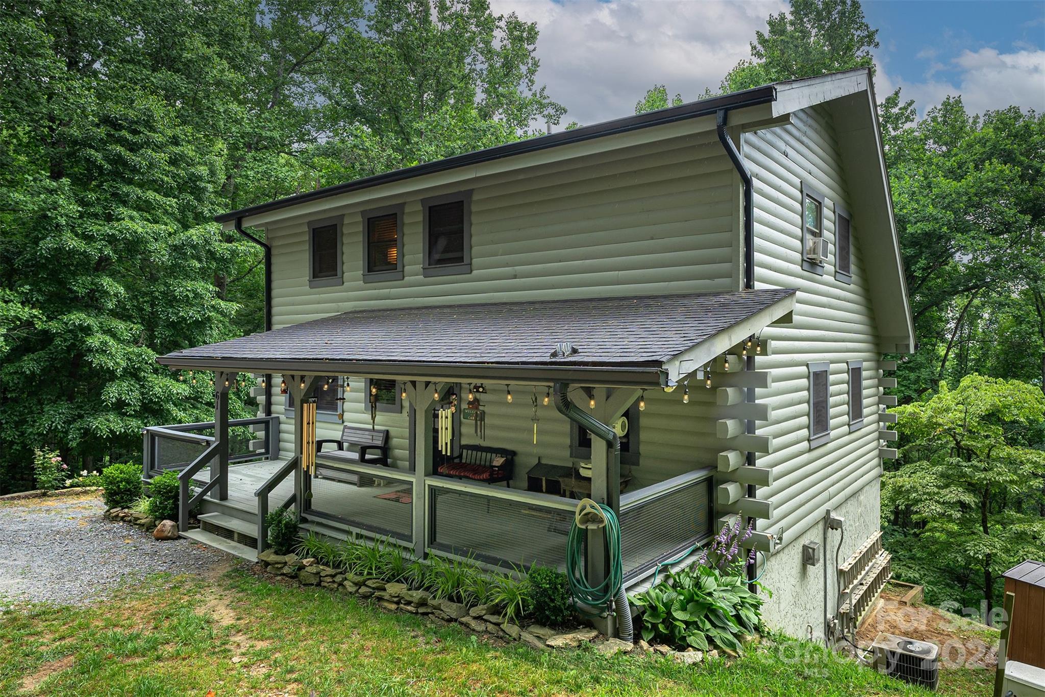 Pioneer Ln, Hendersonville, NC 28792