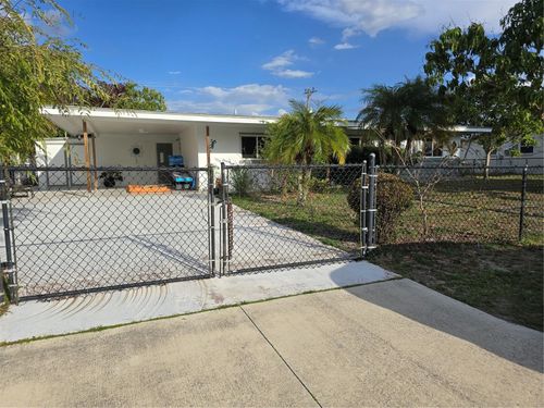 525 Nw Skylark Lane Nw, PORT CHARLOTTE, FL, 33952 | Card Image