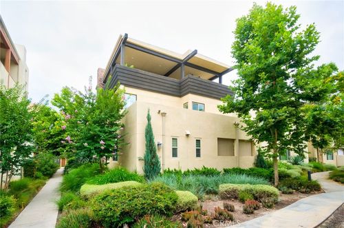 320 Magnet, Irvine, CA, 92618 | Card Image
