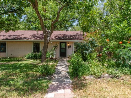 apt-b-406 Concho St, Lockhart, TX, 78644-2587 | Card Image