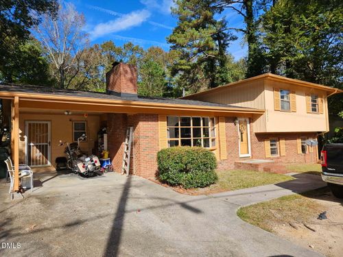 2212 Sanderford Rd, Raleigh, NC, 27610-5056 | Card Image