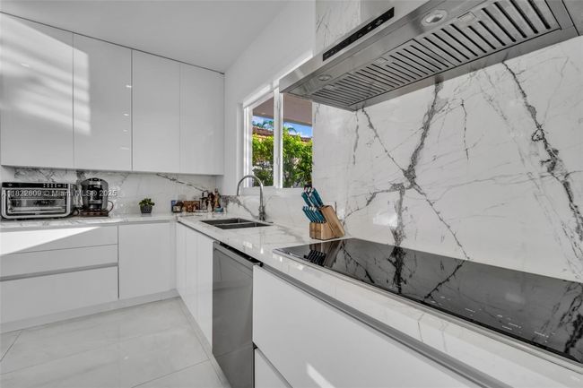 942 Lavender Cir, House other with 4 bedrooms, 3 bathrooms and null parking in Weston FL | Image 23