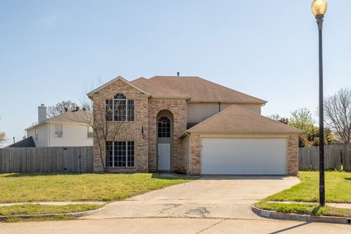 322 Thousand Oaks Dr, Lake Dallas, TX, 75065-2213 | Card Image