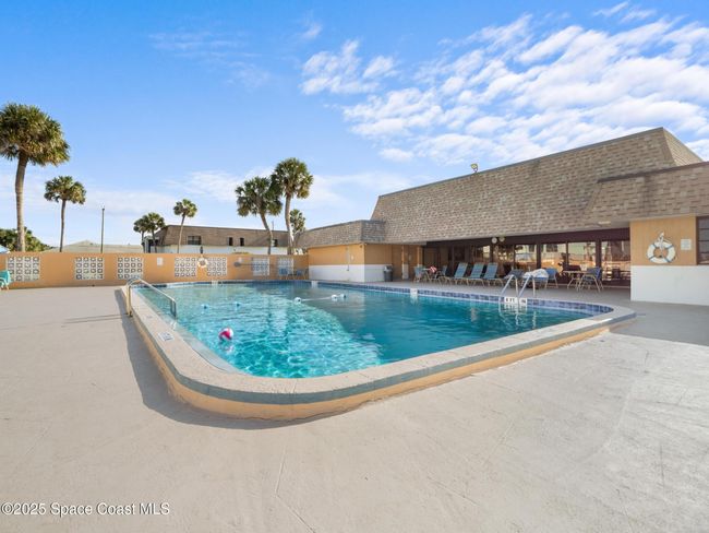 11206 - 2700 N Highway A1a, Condo with 2 bedrooms, 2 bathrooms and null parking in Indialantic FL | Image 22