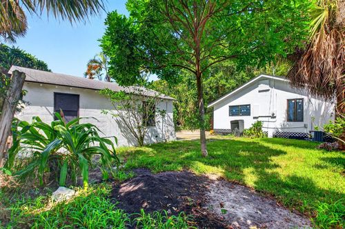 516 48th Street, West Palm Beach, FL, 33407 | Card Image