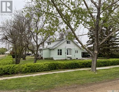 200 1st St W, House other with 4 bedrooms, 1 bathrooms and null parking in Dinsmore SK | Image 1