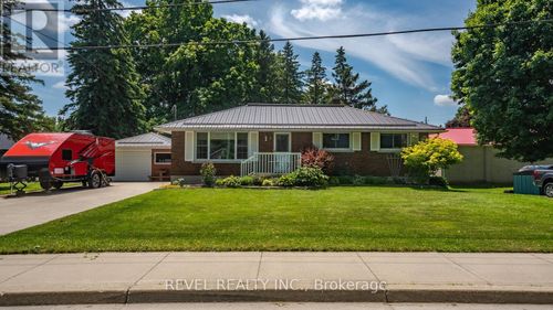 7 Balsam Street, East Zorra-Tavistock (Innerkip), ON, N0J1M0 | Card Image