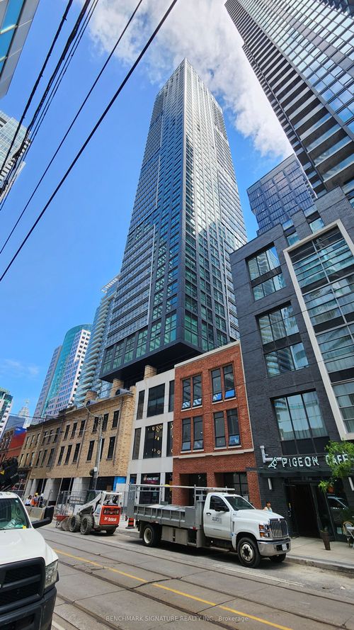 1506-327 King Street W, Toronto, ON, M5V0W7 | Card Image