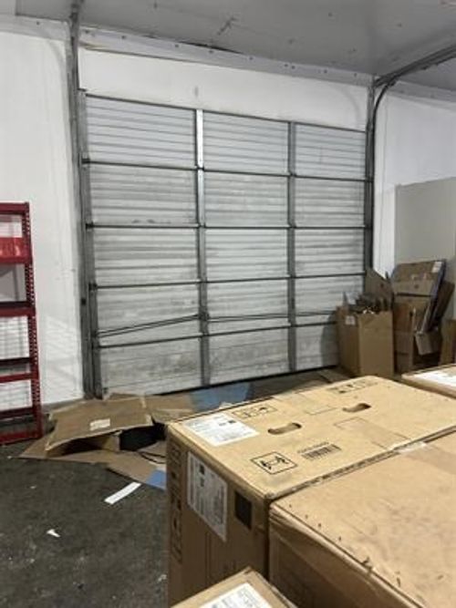 b2u2-516 Mammoth Rd, Londonderry, NH, 03053-2119 | Card Image