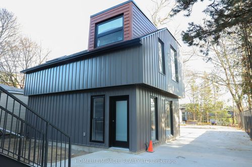 grdn-suite-67 Oakmount Rd, Toronto, ON, M6P2M3 | Card Image