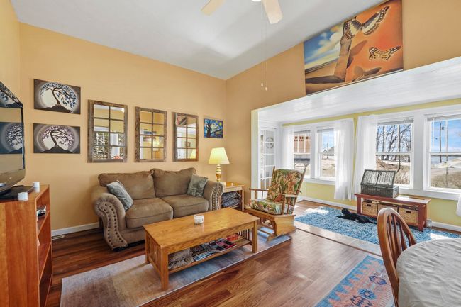 Living/Dining | Image 10