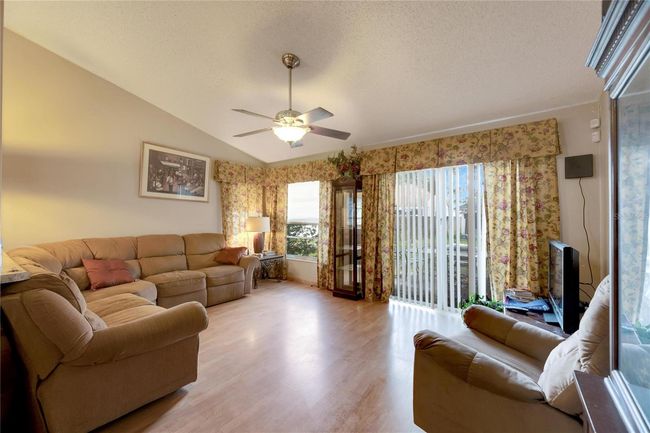 10906 Carnelian Dr, House other with 3 bedrooms, 2 bathrooms and null parking in RIVERVIEW FL | Image 8