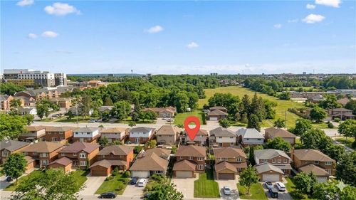 168 Fusilier Dr, Hamilton, ON, L9B2C8 | Card Image