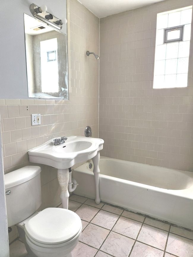 APT-2 - 5325 S Honore St, Home with 3 bedrooms, 2 bathrooms and null parking in Chicago IL | Image 7