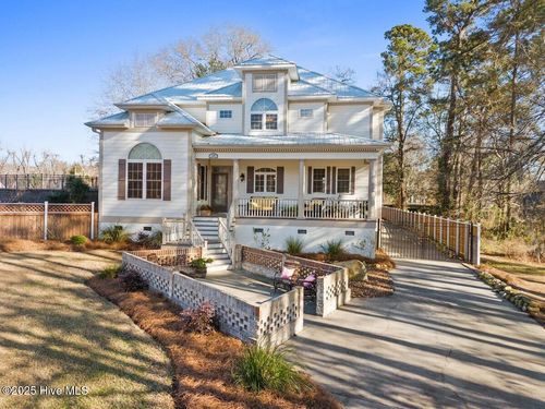 109 Weaver Dr, Lake Waccamaw, NC, 28450-9243 | Card Image